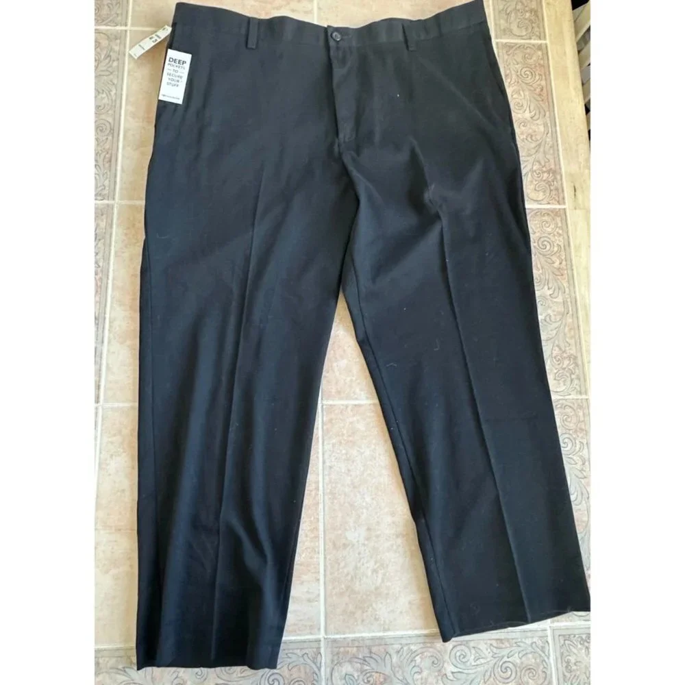Dockers Black EASY KHAKI Big Classic Fit Stretch pants Men size 44 x 29 New !